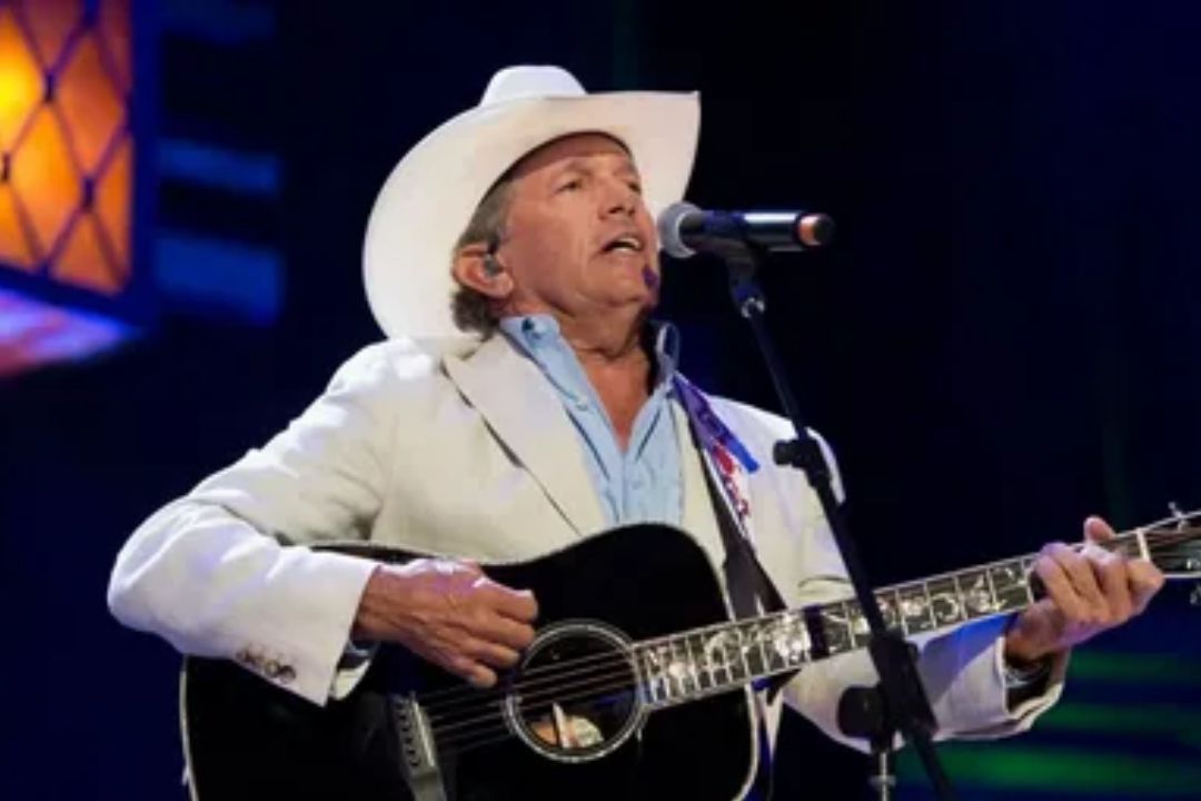 George Strait - Baby's Gotten Good At Goodbye - Golden Music